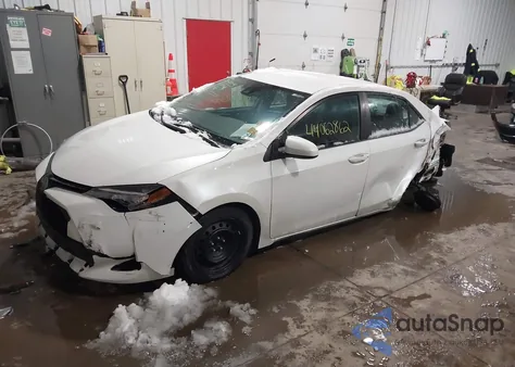 2017 Toyota Corolla Le z USA, uszkodzony, nr VIN 5YFBURHE8HP577376